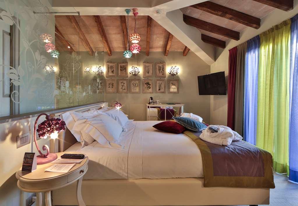 Ville Sull'Arno Firenze Szoba fotó A room at the hotel