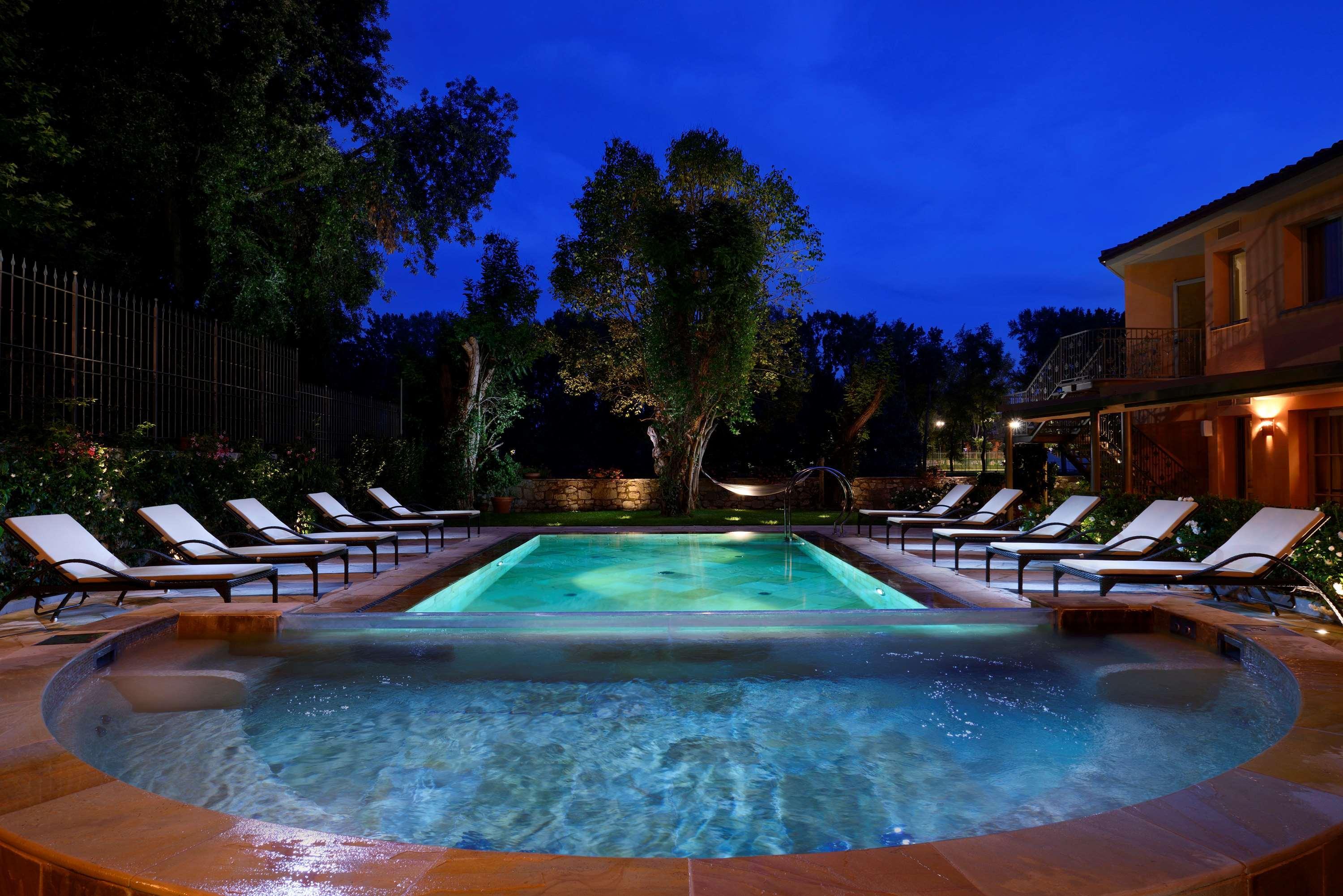 Ville Sull'Arno Firenze Kültér fotó The pool at the Hotel Villa-Cortina