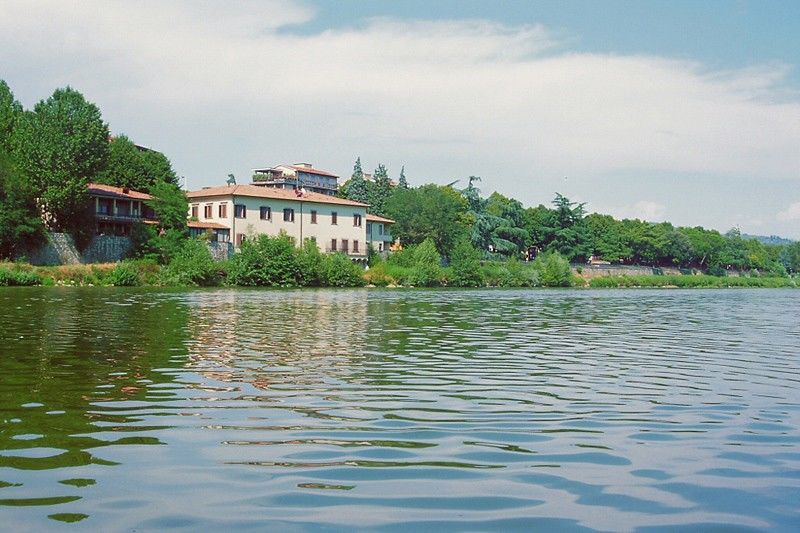 Ville Sull'Arno Firenze Kültér fotó The lake of Monano