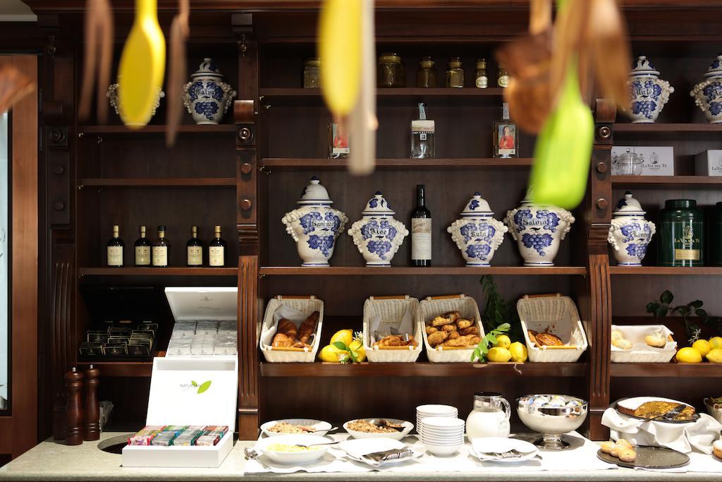Ville Sull'Arno Firenze Kültér fotó A traditional Dutch breakfast