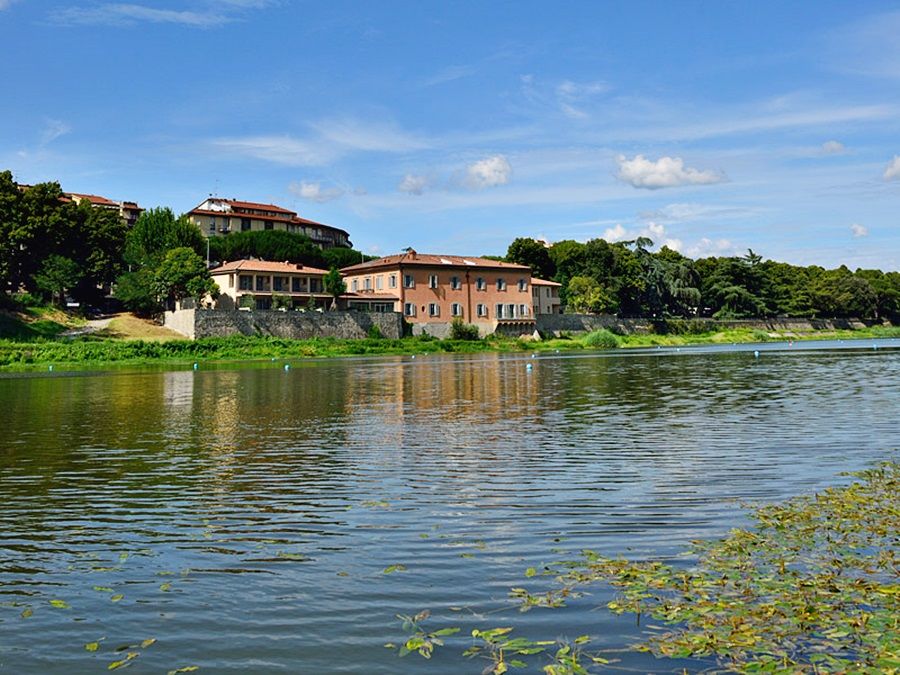 Ville Sull'Arno Firenze Kültér fotó The Arno at San Michele veduta