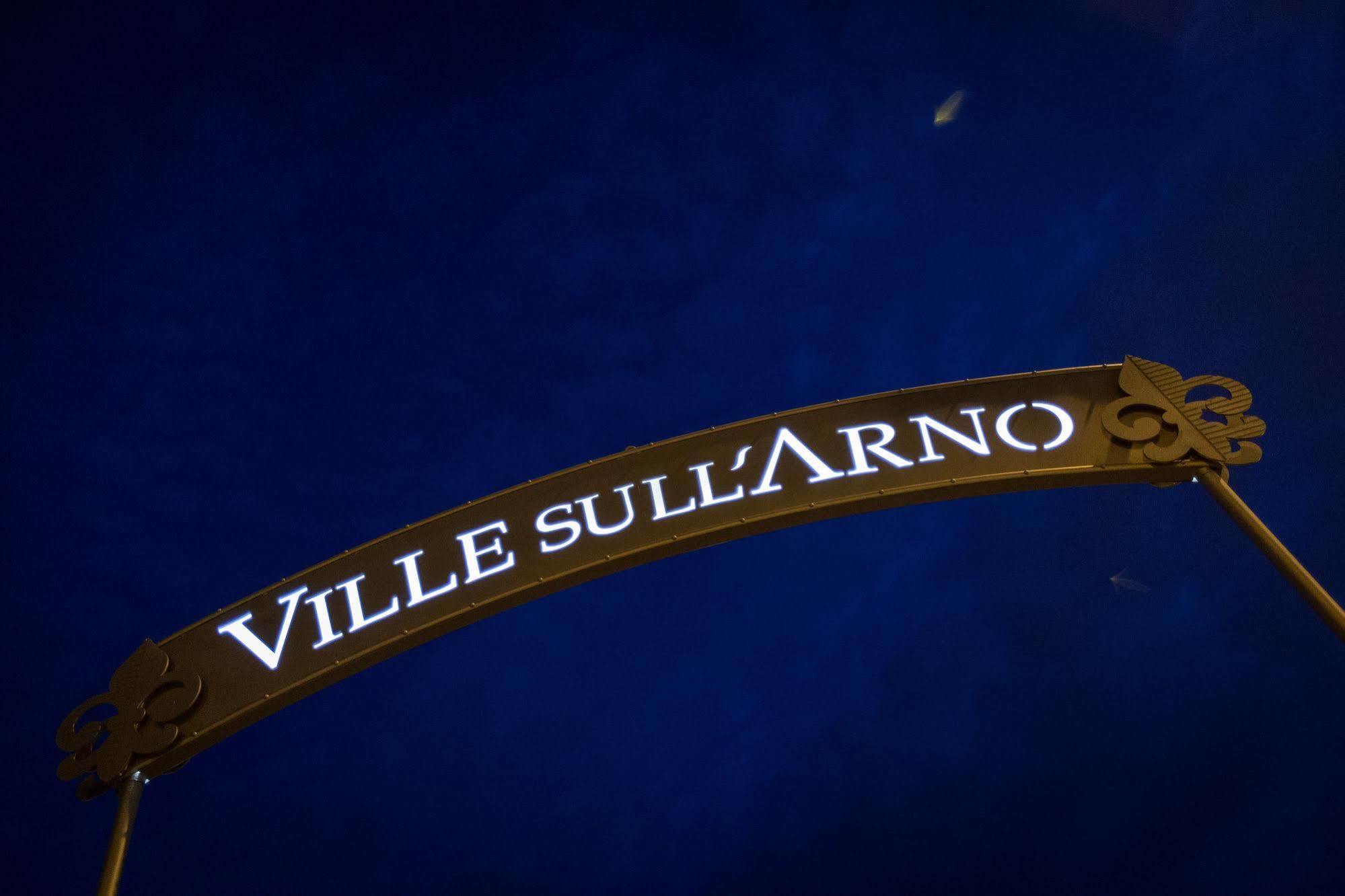 Ville Sull'Arno Firenze Kültér fotó Entrance to the village