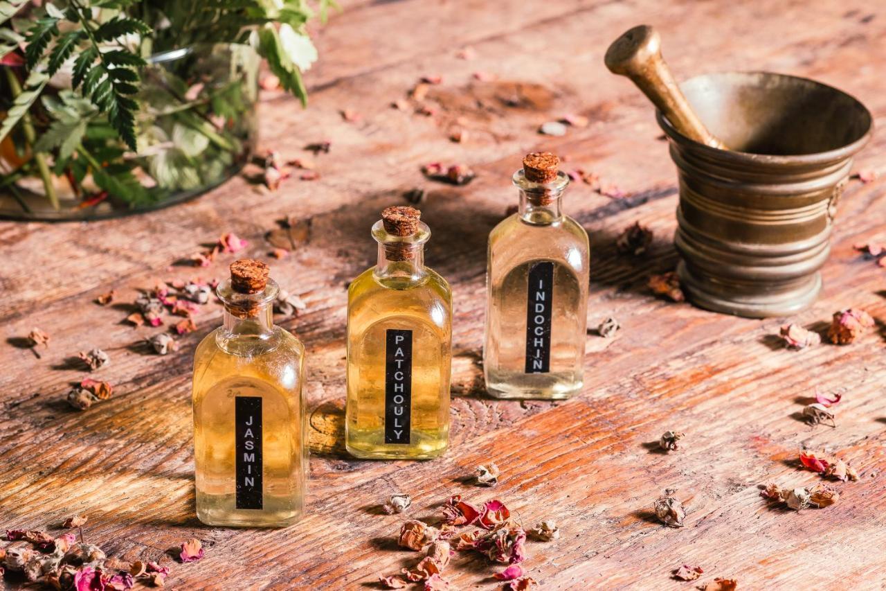 Ville Sull'Arno Firenze Kültér fotó Patchouli, Jasmine and Incense essential oils
